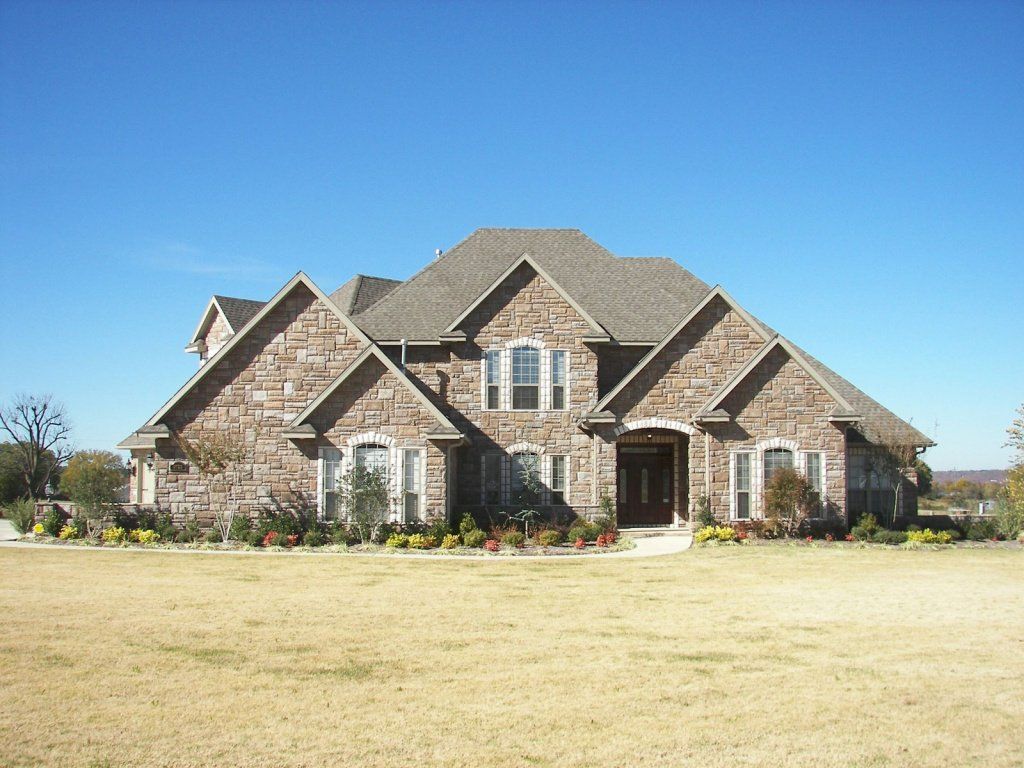 Diamond Petra Stone veneer project 34