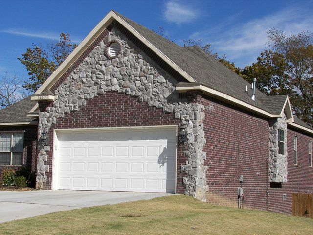 Diamond Petra Stone veneer project 71
