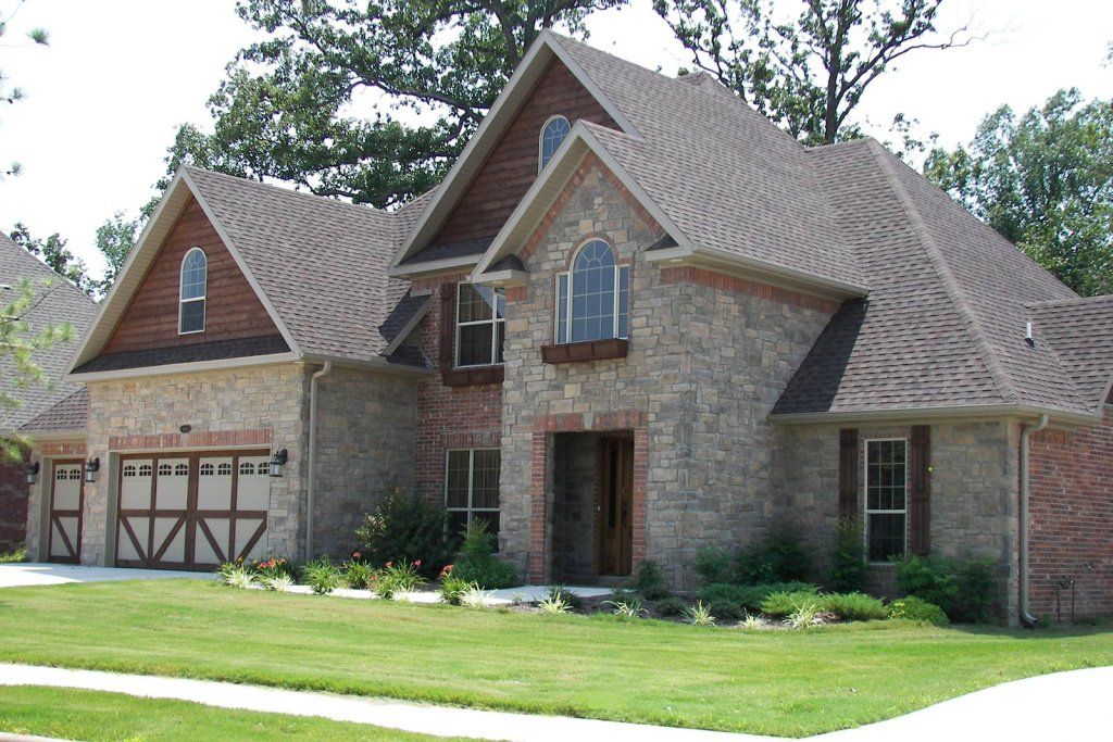 Diamond Petra Stone veneer project 30